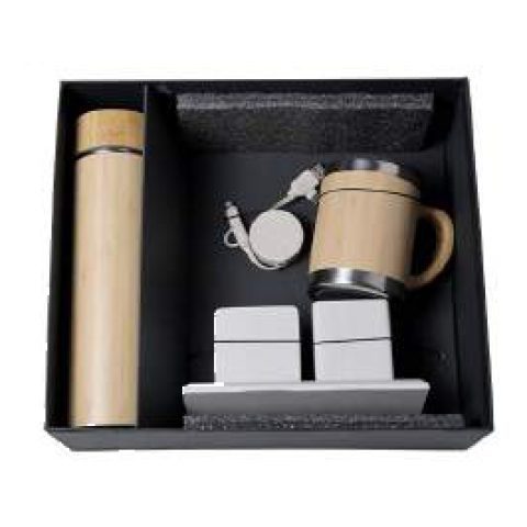 4-in-1 gift set: Mug + USB cable + Pen stand + Metal bottle