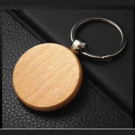 Wooden keychain, round